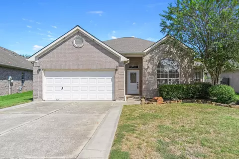 9314 E Lakeside Dr, Magnolia, TX 77354