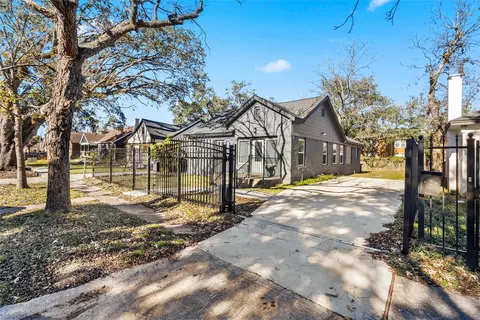 2711 Eagle St, Houston, TX 77004