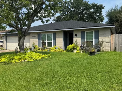 9803 Sparrow St, La Porte, TX 77571