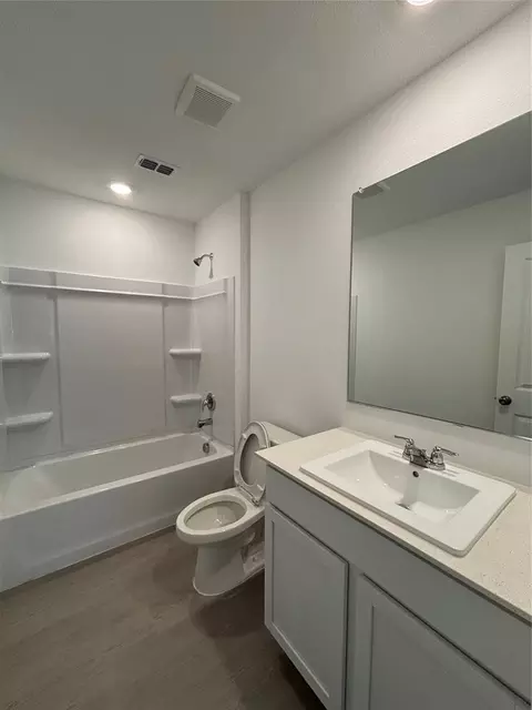 Bath - 557 Falling Cave Dr, Willis, TX 77378 photo 5 of 6
