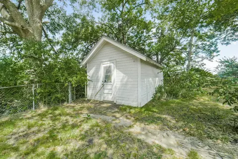 Exterior - 2120 Fm 389, Brenham, TX 77833 photo 7 of 12