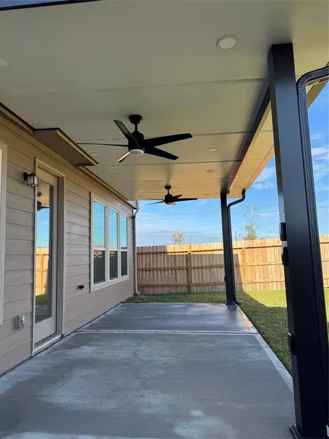 6415 Kentfield Dr, Arcola, TX 77583