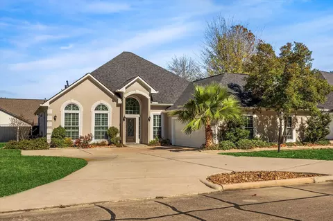 98 Victoria Dr W, Montgomery, TX 77356