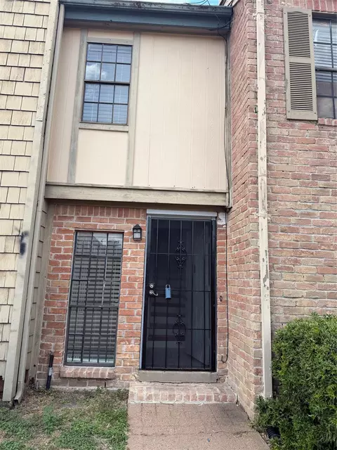9901 Sharpcrest St #E6, Houston, TX 77036