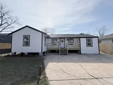 506 S Iowa St, La Porte, TX 77571