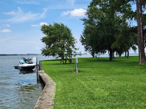 3739 Shore Shadows Dr, Crosby, TX 77532