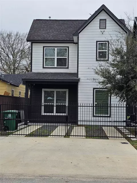 7513 Knox St, Houston, TX 77088