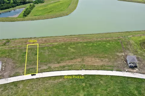 16935 Brine Pool Ln, Crosby, TX 77532