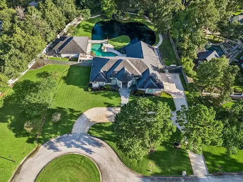 11 Turtle Cove Ct, Kingwood, TX 77346