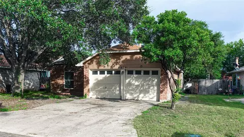 6914 Trail Lake Dr, San Antonio, TX 78244