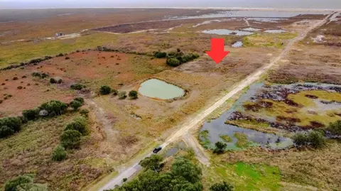 1192 E Mexico Rd, High Island, TX 77623
