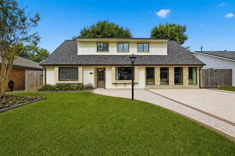 1411 Mapleton Dr, Houston, TX 77043