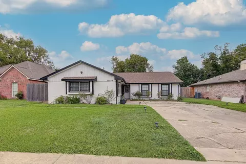 11938 Stroud Dr, Houston, TX 77072