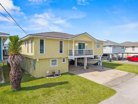 321 Ling St, Bayou Vista, TX 77563