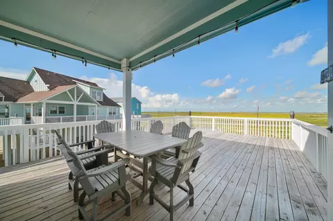 Exterior - 405 Pompano Dr, Freeport, TX 77541 photo 8 of 9
