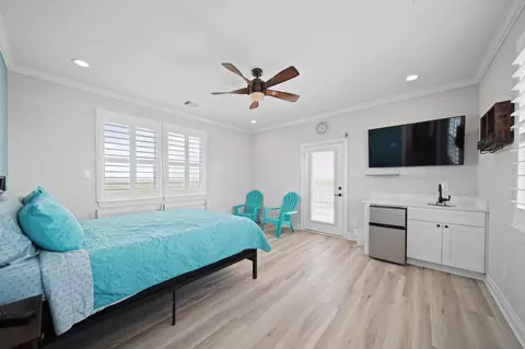 Bedroom - 405 Pompano Dr, Freeport, TX 77541 photo 5 of 6