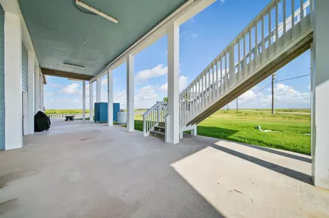 Exterior - 405 Pompano Dr, Freeport, TX 77541 photo 1 of 9