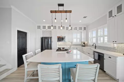 Kitchen - 405 Pompano Dr, Freeport, TX 77541 photo 6 of 6