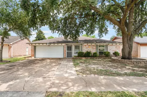11310 Gladefield Dr, Houston, TX 77099