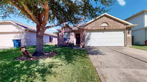 315 Crosby Village Dr, Crosby, TX 77532