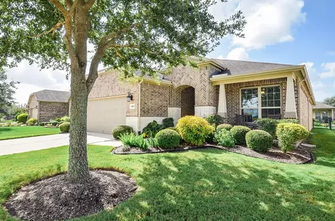551 Emory Peak Dr, Richmond, TX 77469