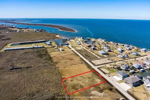 4454 Boyt Rd W, Port Bolivar, TX 77650