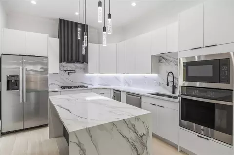 4210 New Orleans St, Houston, TX 77020