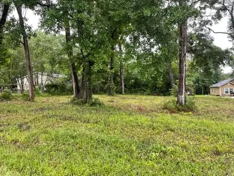 5682 N Us Hwy 59, Livingston, TX 77351