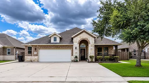 8310 Lake Tahoe Dr, Nederland, TX 77627