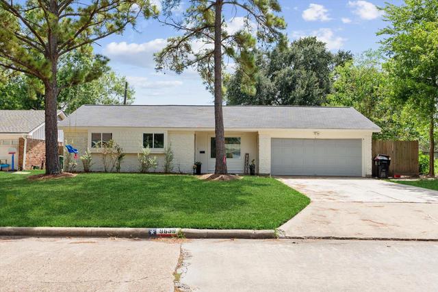 9639 Vogue Ln, Houston, TX 77080