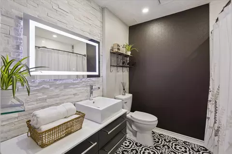 Bath - 4807 Roserock Ln, Spring, TX 77388 photo 1 of 3