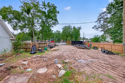 Exterior - 30207 E Geneva Dr, Spring, TX 77386 photo 5 of 7