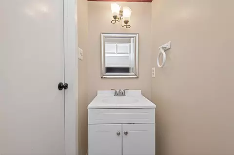 Bath - 30207 E Geneva Dr, Spring, TX 77386 photo 1 of 3