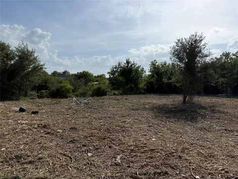 Na 10th Near Ave F1/2, San Leon, TX 77539