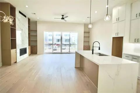 5823 Winsome Ln, Houston, TX 77057