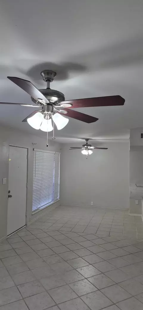 5343 Richmond Ave #11, Houston, TX 77056