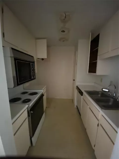 10049 Westpark Dr #188, Houston, TX 77042