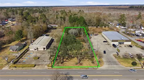 2740 E Lucas Dr, Beaumont, TX 77703