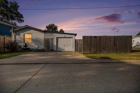 3110 Bay Oaks Harbor Dr, Baytown, TX 77523