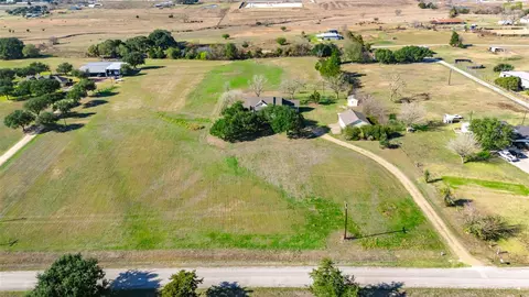 1075 Harrisburg Rd, Brenham, TX 77833