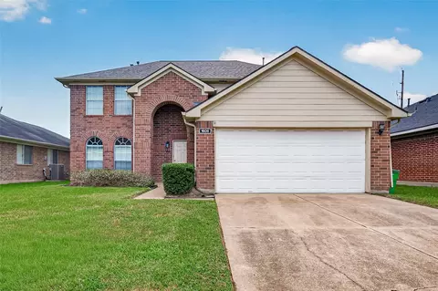 1606 Misty Fawn Ln, Fresno, TX 77545