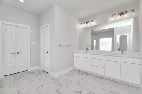 Bath - 3103 Native Spring Dr, Spring, TX 77373 photo 3 of 5