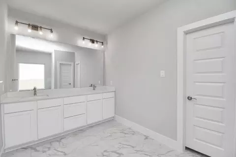 Bath - 3103 Native Spring Dr, Spring, TX 77373 photo 1 of 5