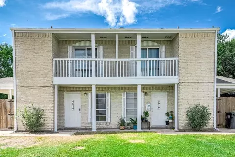 4614 W 4616 W Orange St, Pearland, TX 77581