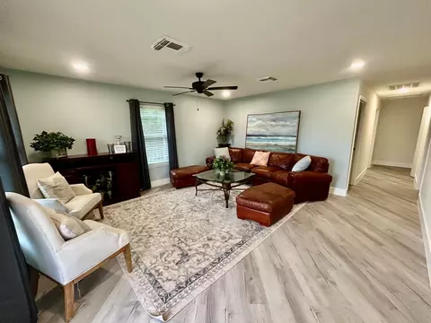 16704 Curlew Rd, Jamaica Beach, TX 77554