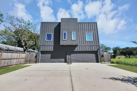 8419 Woodward St, Houston, TX 77051