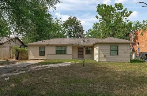 9033 Oak Knoll Ln, Houston, TX 77078