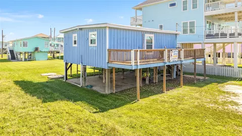 222 Ocean Ave, Surfside Beach, TX 77541