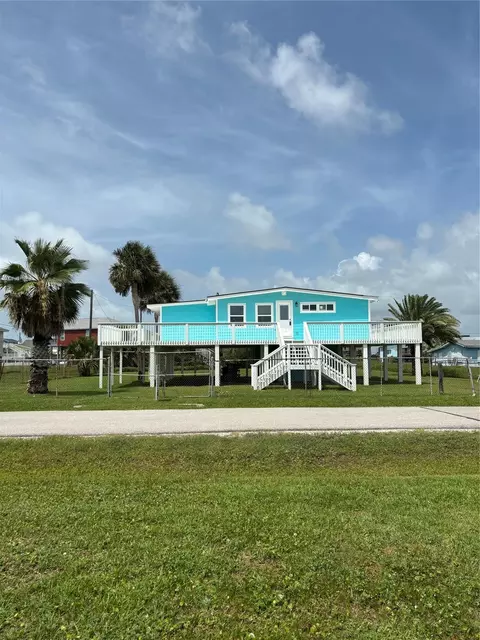 4110 3rd St, Galveston, TX 77554
