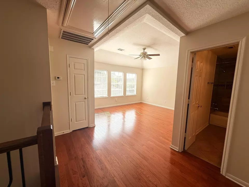 Living - 9619 Therrell Dr, Houston, TX 77064 photo 2 of 7